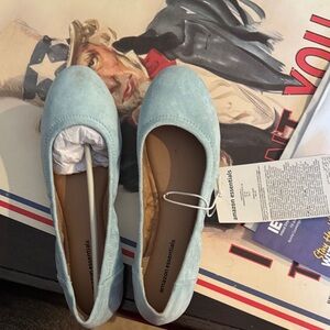 Amazon Essentials Women's Light Blue Flats